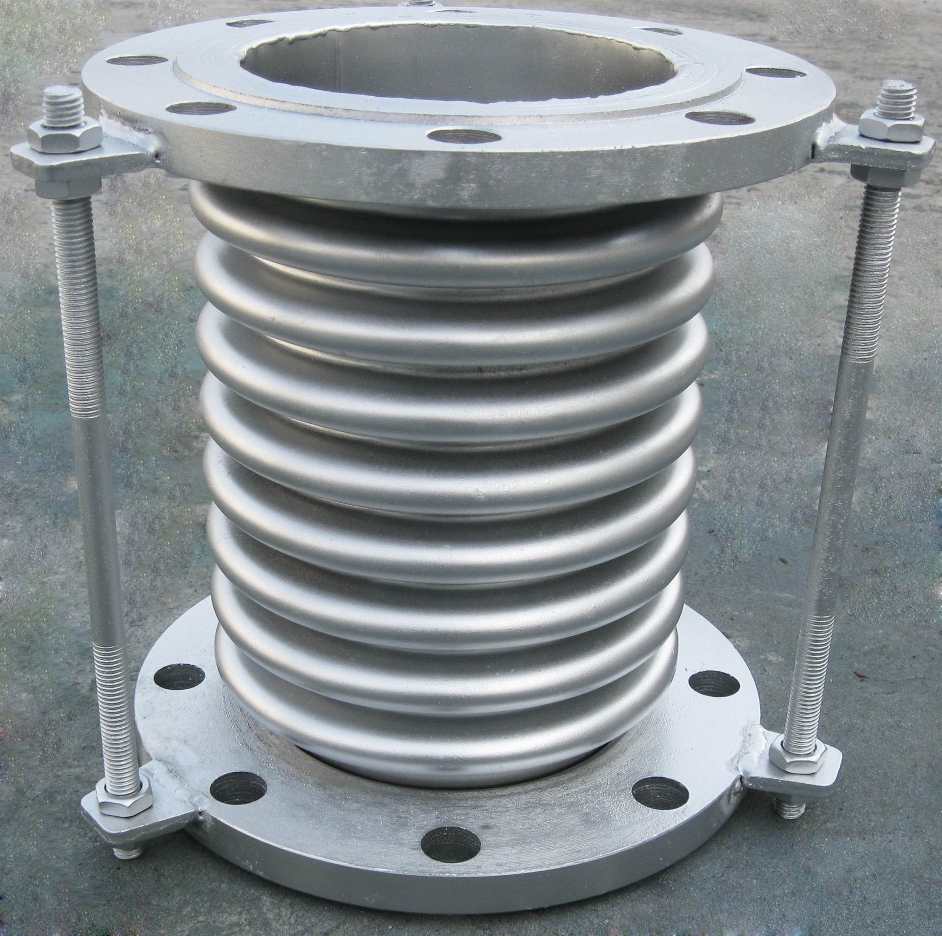 DN50波纹补偿器的作用与选型指南